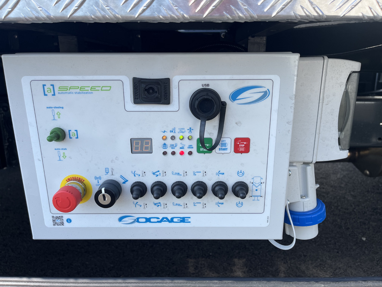 Zakup IVECO DAILY SOCAGE 24D SPEED IVECO DAILY SOCAGE 24D SPEED: slika Zakup IVECO DAILY SOCAGE 24D SPEED IVECO DAILY SOCAGE 24D SPEED