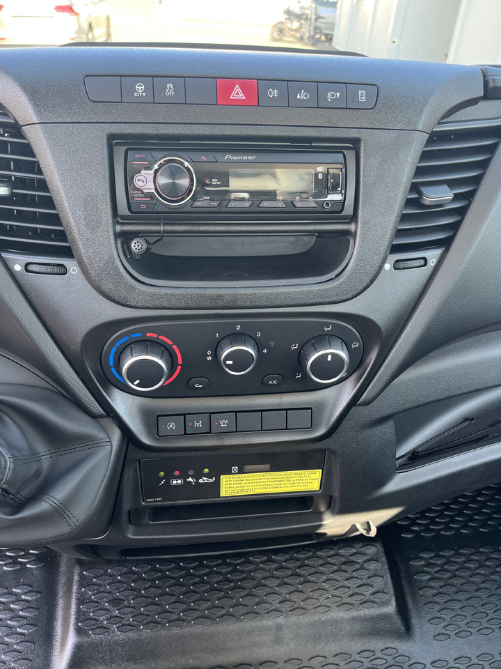 Zakup IVECO DAILY SOCAGE 24D SPEED IVECO DAILY SOCAGE 24D SPEED: slika Zakup IVECO DAILY SOCAGE 24D SPEED IVECO DAILY SOCAGE 24D SPEED