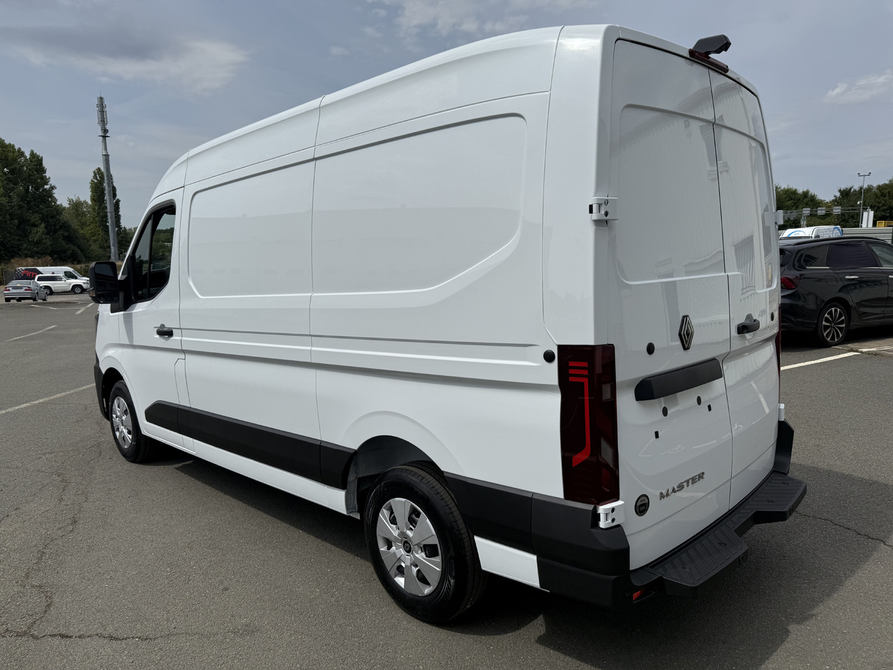 RENAULT MASTER 3T5 L2H2 EXTRA 2.0DCI150 - Furgon: slika RENAULT MASTER 3T5 L2H2 EXTRA 2.0DCI150 - Furgon RENAULT MASTER 3T5 L2H2 EXTRA 2.0DCI150 - Furgon: slika RENAULT MASTER 3T5 L2H2 EXTRA 2.0DCI150 - Furgon