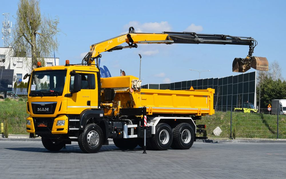 MAN TGS 26.400 / 6x4 / EURO 6 / UDT / HDS FASSI 165 / WYSUW x3 / ROTATOR / CHWYTAK / STEROWANIE RADIOWE / WZMOCNIONA RAMA / WYWROTKA / HYDROBURTA / AUTOMAT / 2017 / NOWE OPONY - 100% / NISKI PRZEBIEG - Kiper, Kamion s kranom: slika MAN TGS 26.400 / 6x4 / EURO 6 / UDT / HDS FASSI 165 / WYSUW x3 / ROTATOR / CHWYTAK / STEROWANIE RADIOWE / WZMOCNIONA RAMA / WYWROTKA / HYDROBURTA / AUTOMAT / 2017 / NOWE OPONY - 100% / NISKI PRZEBIEG - Kiper, Kamion s kranom MAN TGS 26.400 / 6x4 / EURO 6 / UDT / HDS FASSI 165 / WYSUW x3 / ROTATOR / CHWYTAK / STEROWANIE RADIOWE / WZMOCNIONA RAMA / WYWROTKA / HYDROBURTA / AUTOMAT / 2017 / NOWE OPONY - 100% / NISKI PRZEBIEG - Kiper, Kamion s kranom: slika MAN TGS 26.400 / 6x4 / EURO 6 / UDT / HDS FASSI 165 / WYSUW x3 / ROTATOR / CHWYTAK / STEROWANIE RADIOWE / WZMOCNIONA RAMA / WYWROTKA / HYDROBURTA / AUTOMAT / 2017 / NOWE OPONY - 100% / NISKI PRZEBIEG - Kiper, Kamion s kranom