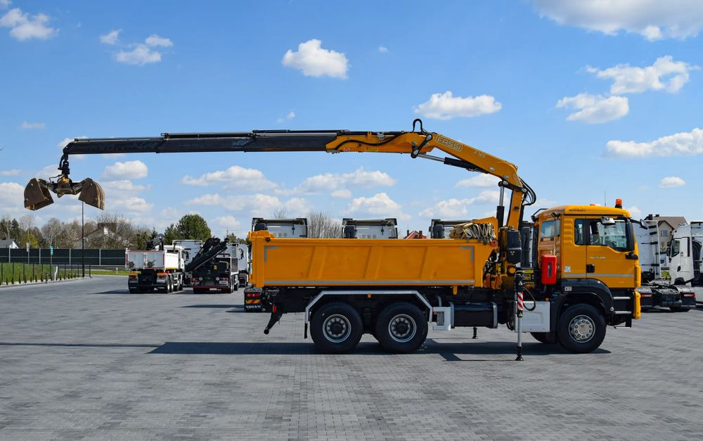 MAN TGS 26.400 / 6x4 / EURO 6 / UDT / HDS FASSI 165 / WYSUW x3 / ROTATOR / CHWYTAK / STEROWANIE RADIOWE / WZMOCNIONA RAMA / WYWROTKA / HYDROBURTA / AUTOMAT / 2017 / NOWE OPONY - 100% / NISKI PRZEBIEG - Kiper: slika MAN TGS 26.400 / 6x4 / EURO 6 / UDT / HDS FASSI 165 / WYSUW x3 / ROTATOR / CHWYTAK / STEROWANIE RADIOWE / WZMOCNIONA RAMA / WYWROTKA / HYDROBURTA / AUTOMAT / 2017 / NOWE OPONY - 100% / NISKI PRZEBIEG - Kiper MAN TGS 26.400 / 6x4 / EURO 6 / UDT / HDS FASSI 165 / WYSUW x3 / ROTATOR / CHWYTAK / STEROWANIE RADIOWE / WZMOCNIONA RAMA / WYWROTKA / HYDROBURTA / AUTOMAT / 2017 / NOWE OPONY - 100% / NISKI PRZEBIEG - Kiper: slika MAN TGS 26.400 / 6x4 / EURO 6 / UDT / HDS FASSI 165 / WYSUW x3 / ROTATOR / CHWYTAK / STEROWANIE RADIOWE / WZMOCNIONA RAMA / WYWROTKA / HYDROBURTA / AUTOMAT / 2017 / NOWE OPONY - 100% / NISKI PRZEBIEG - Kiper