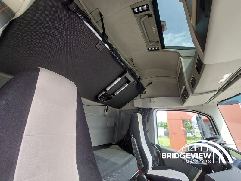 Tegljač Volvo FH 460: slika Tegljač Volvo FH 460