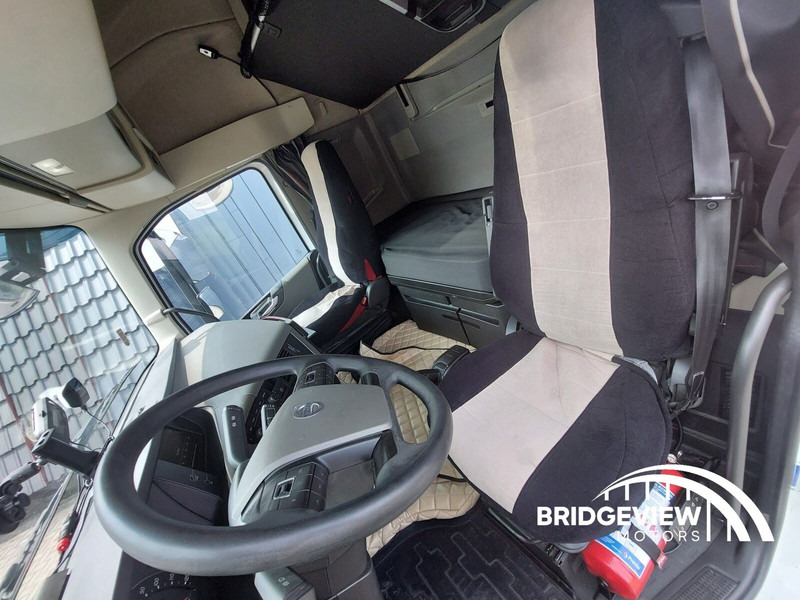 Tegljač Volvo FH 460: slika Tegljač Volvo FH 460