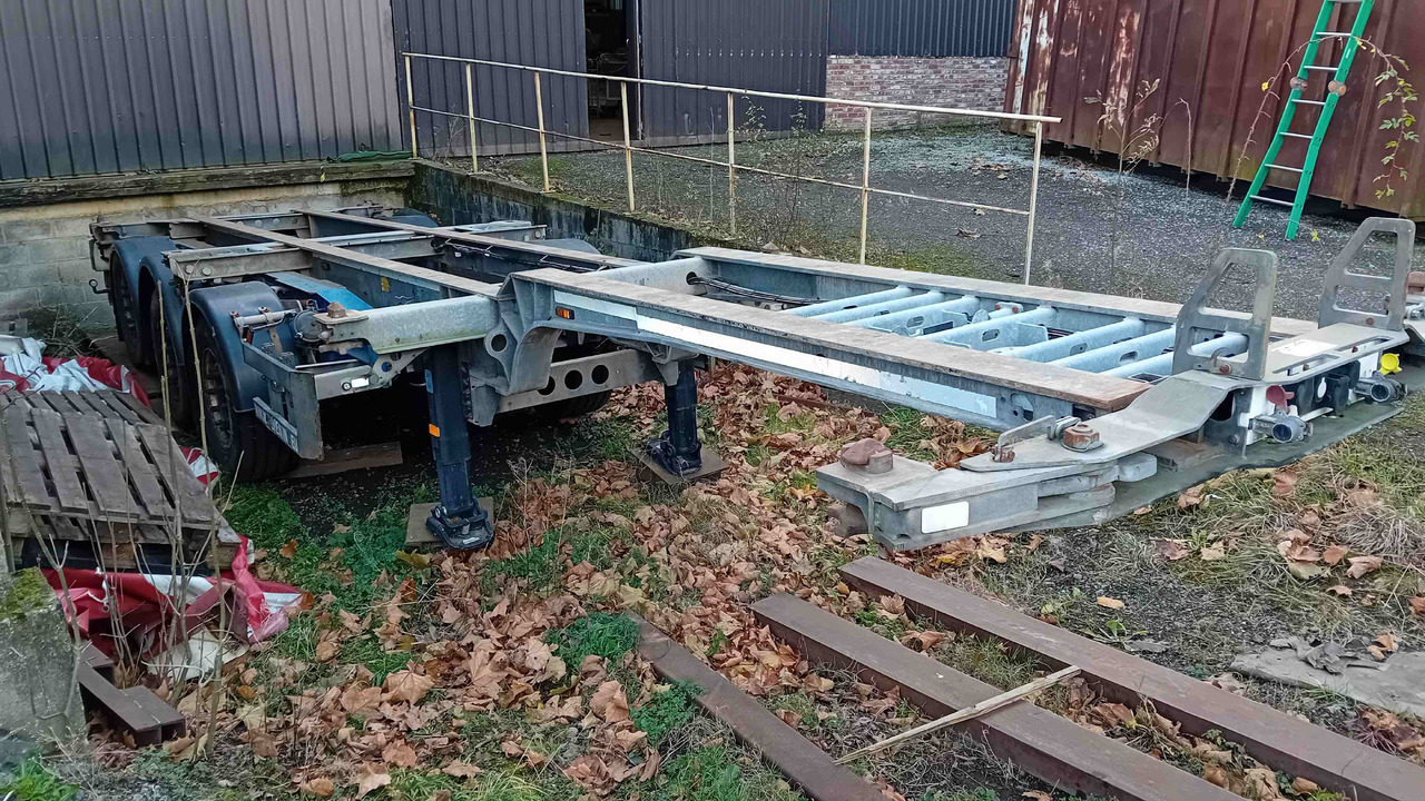 SCHMITZ CARGOBULL châssis porte-conteneur semi-remorque Os - type SGF*3 - adaptable pour conteneur 20' et 40' - Transporter kontejnera/ Poluprikolica s izmjenjivim sanducima: slika SCHMITZ CARGOBULL châssis porte-conteneur semi-remorque Os - type SGF*3 - adaptable pour conteneur 20' et 40' - Transporter kontejnera/ Poluprikolica s izmjenjivim sanducima SCHMITZ CARGOBULL châssis porte-conteneur semi-remorque Os - type SGF*3 - adaptable pour conteneur 20' et 40' - Transporter kontejnera/ Poluprikolica s izmjenjivim sanducima: slika SCHMITZ CARGOBULL châssis porte-conteneur semi-remorque Os - type SGF*3 - adaptable pour conteneur 20' et 40' - Transporter kontejnera/ Poluprikolica s izmjenjivim sanducima