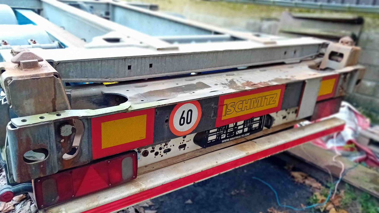 SCHMITZ CARGOBULL châssis porte-conteneur semi-remorque Os - type SGF*3 - adaptable pour conteneur 20' et 40' - Transporter kontejnera/ Poluprikolica s izmjenjivim sanducima: slika SCHMITZ CARGOBULL châssis porte-conteneur semi-remorque Os - type SGF*3 - adaptable pour conteneur 20' et 40' - Transporter kontejnera/ Poluprikolica s izmjenjivim sanducima SCHMITZ CARGOBULL châssis porte-conteneur semi-remorque Os - type SGF*3 - adaptable pour conteneur 20' et 40' - Transporter kontejnera/ Poluprikolica s izmjenjivim sanducima: slika SCHMITZ CARGOBULL châssis porte-conteneur semi-remorque Os - type SGF*3 - adaptable pour conteneur 20' et 40' - Transporter kontejnera/ Poluprikolica s izmjenjivim sanducima