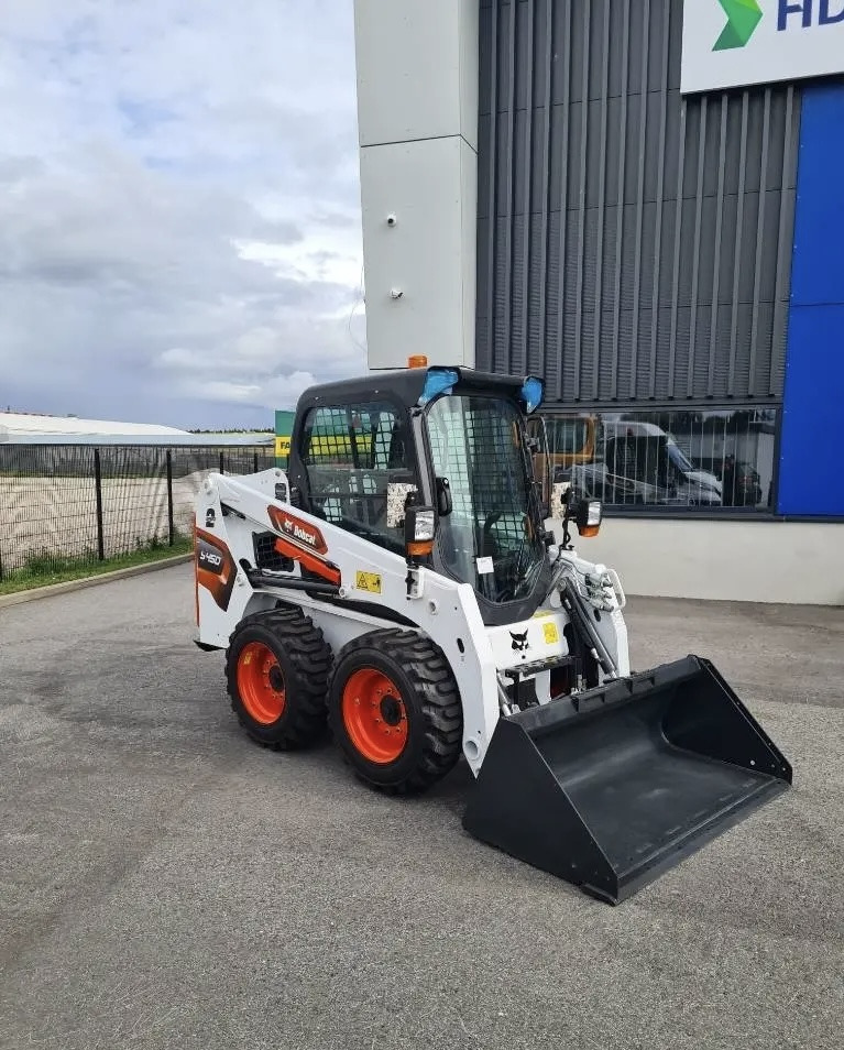 BOBCAT S450 - Mini utovarivač: slika BOBCAT S450 - Mini utovarivač BOBCAT S450 - Mini utovarivač: slika BOBCAT S450 - Mini utovarivač