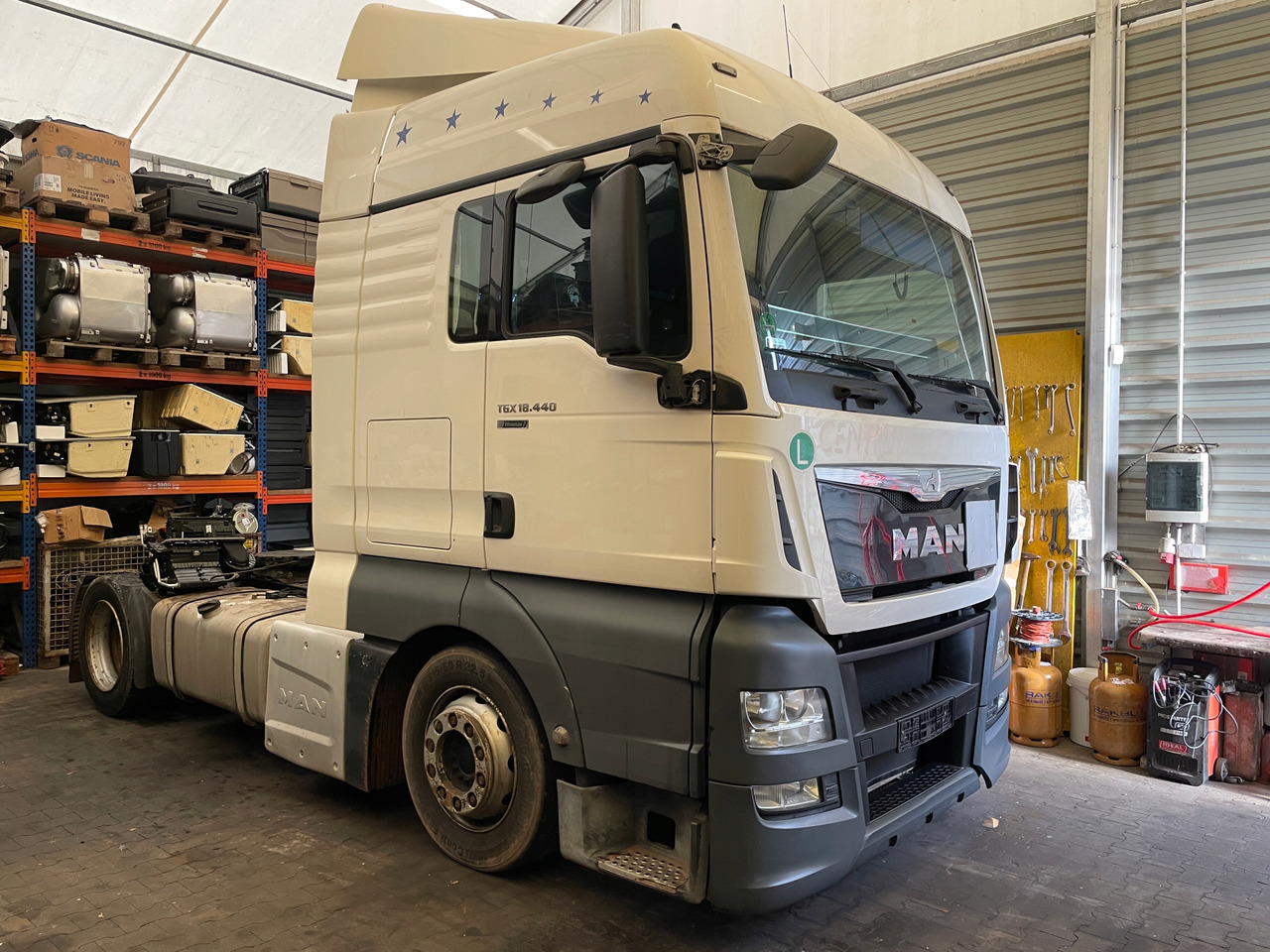 KABINA MAN TGX EURO 6 XLX BIAŁA KOLOR RAL 9010 - Kabina za Kamion: slika KABINA MAN TGX EURO 6 XLX BIAŁA KOLOR RAL 9010 - Kabina za Kamion KABINA MAN TGX EURO 6 XLX BIAŁA KOLOR RAL 9010 - Kabina za Kamion: slika KABINA MAN TGX EURO 6 XLX BIAŁA KOLOR RAL 9010 - Kabina za Kamion