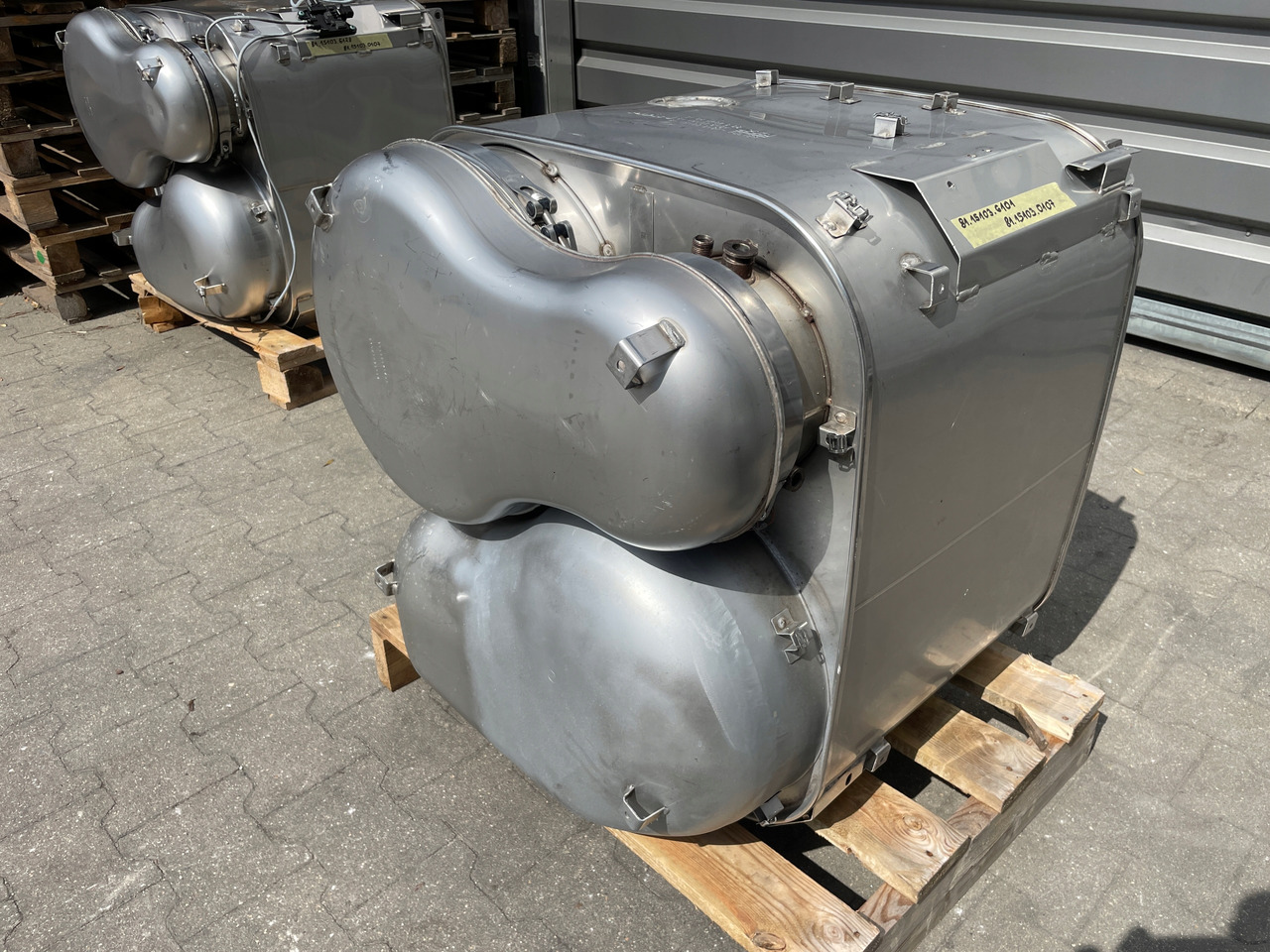 KATALIZATOR MAN TGX TGS EURO 6 DPF TŁUMIK WYDECH 81151036101 - Katalizator za Kamion: slika  KATALIZATOR MAN TGX TGS EURO 6 DPF TŁUMIK WYDECH 81151036101 - Katalizator za Kamion KATALIZATOR MAN TGX TGS EURO 6 DPF TŁUMIK WYDECH 81151036101 - Katalizator za Kamion: slika  KATALIZATOR MAN TGX TGS EURO 6 DPF TŁUMIK WYDECH 81151036101 - Katalizator za Kamion