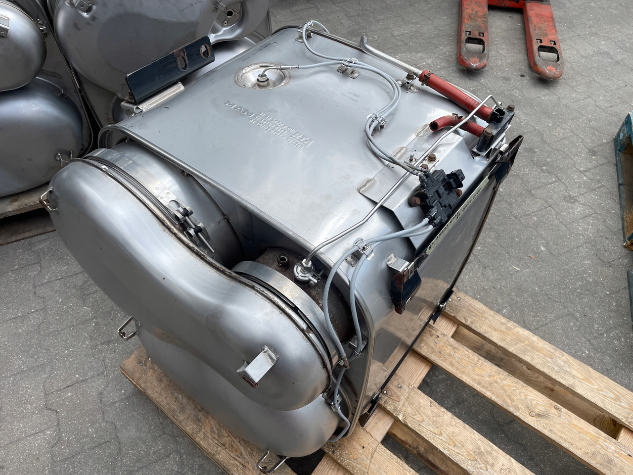 KATALIZATOR MAN TGX TGS EURO 6 DPF TŁUMIK WYDECH 81151036115 - Ispušna cijev za Kamion: slika KATALIZATOR MAN TGX TGS EURO 6 DPF TŁUMIK WYDECH 81151036115 - Ispušna cijev za Kamion KATALIZATOR MAN TGX TGS EURO 6 DPF TŁUMIK WYDECH 81151036115 - Ispušna cijev za Kamion: slika KATALIZATOR MAN TGX TGS EURO 6 DPF TŁUMIK WYDECH 81151036115 - Ispušna cijev za Kamion