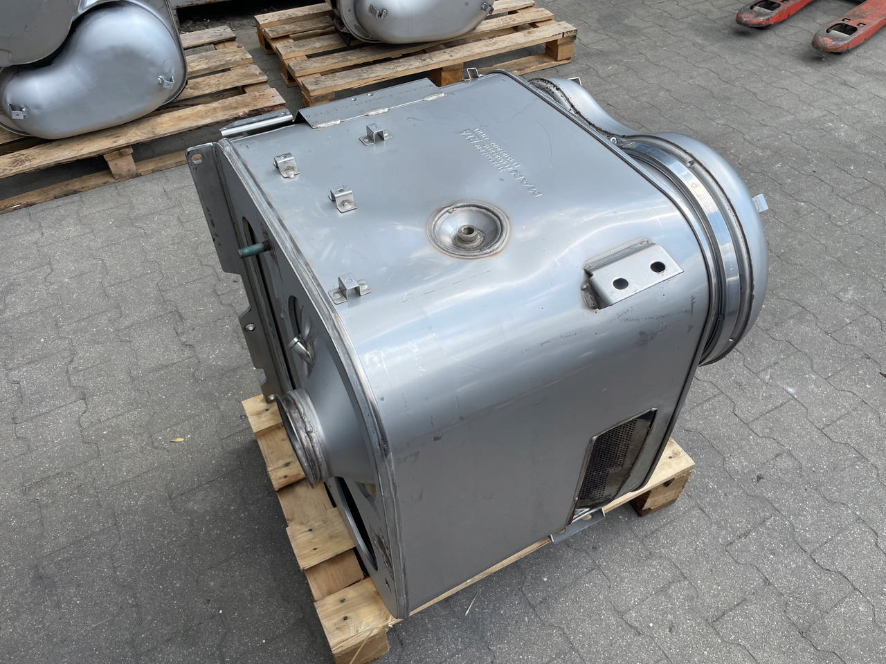 KATALIZATOR MAN TGX TGS EURO 6 DPF TŁUMIK WYDECH 81151036115 - Katalizator za Kamion: slika  KATALIZATOR MAN TGX TGS EURO 6 DPF TŁUMIK WYDECH 81151036115 - Katalizator za Kamion KATALIZATOR MAN TGX TGS EURO 6 DPF TŁUMIK WYDECH 81151036115 - Katalizator za Kamion: slika  KATALIZATOR MAN TGX TGS EURO 6 DPF TŁUMIK WYDECH 81151036115 - Katalizator za Kamion