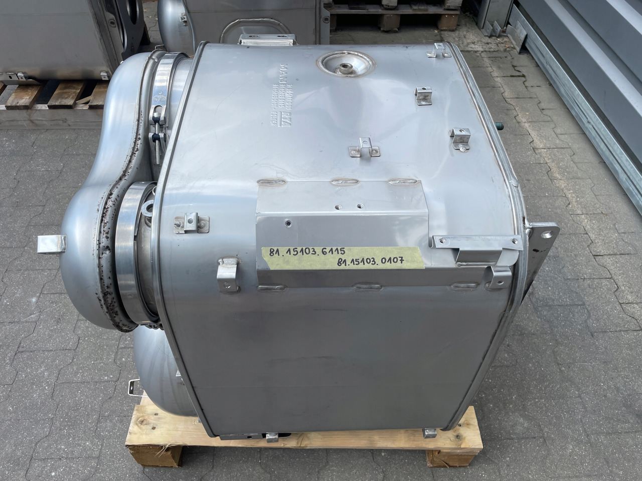 KATALIZATOR MAN TGX TGS EURO 6 DPF TŁUMIK WYDECH 81151036115 - Katalizator za Kamion: slika  KATALIZATOR MAN TGX TGS EURO 6 DPF TŁUMIK WYDECH 81151036115 - Katalizator za Kamion KATALIZATOR MAN TGX TGS EURO 6 DPF TŁUMIK WYDECH 81151036115 - Katalizator za Kamion: slika  KATALIZATOR MAN TGX TGS EURO 6 DPF TŁUMIK WYDECH 81151036115 - Katalizator za Kamion