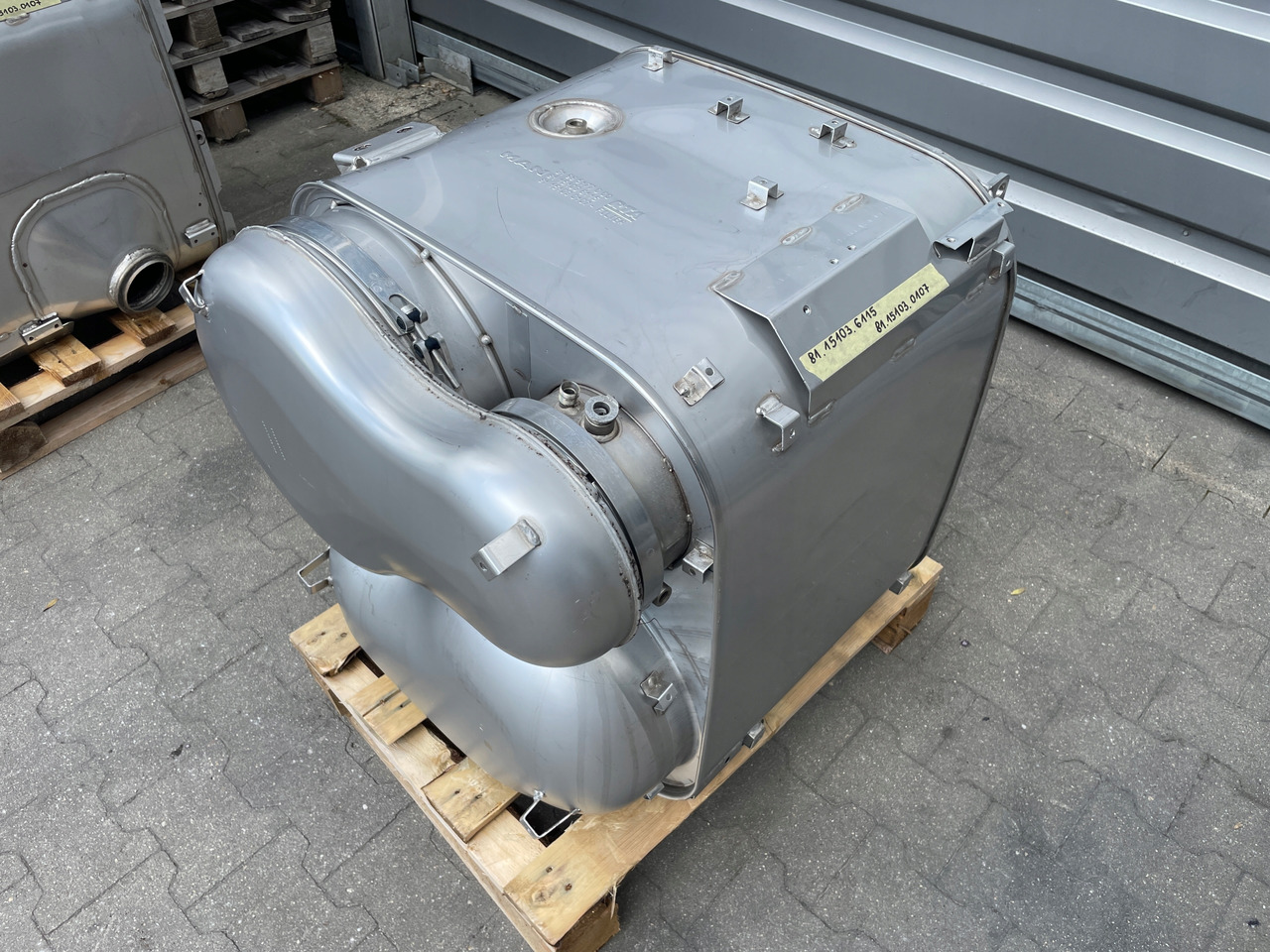 KATALIZATOR MAN TGX TGS EURO 6 DPF TŁUMIK WYDECH 81151036115 - Katalizator za Kamion: slika  KATALIZATOR MAN TGX TGS EURO 6 DPF TŁUMIK WYDECH 81151036115 - Katalizator za Kamion KATALIZATOR MAN TGX TGS EURO 6 DPF TŁUMIK WYDECH 81151036115 - Katalizator za Kamion: slika  KATALIZATOR MAN TGX TGS EURO 6 DPF TŁUMIK WYDECH 81151036115 - Katalizator za Kamion