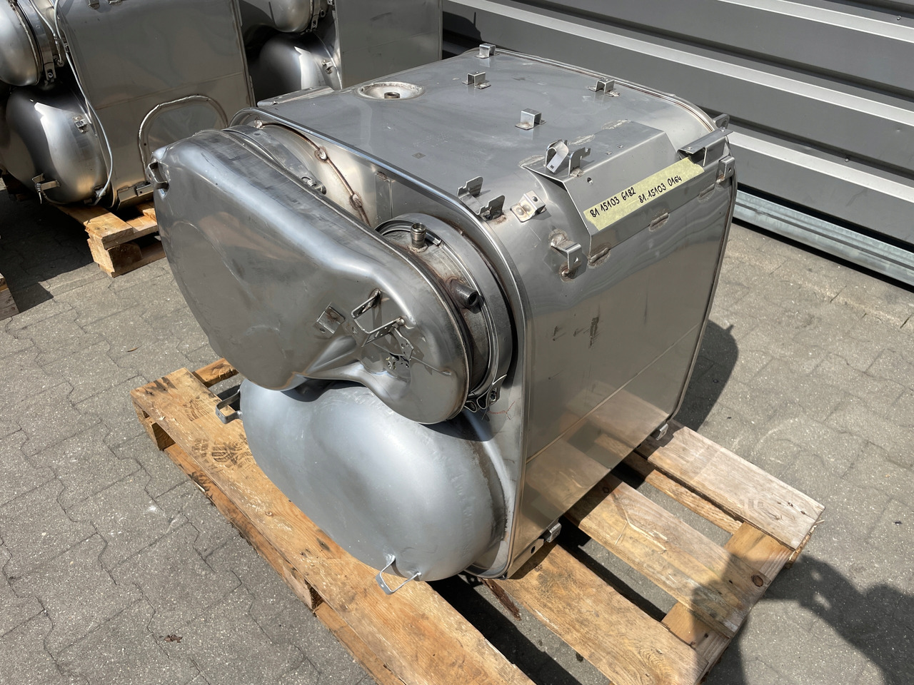 KATALIZATOR MAN TGX TGS EURO 6 DPF TŁUMIK WYDECH 81151036182 - Katalizator za Kamion: slika  KATALIZATOR MAN TGX TGS EURO 6 DPF TŁUMIK WYDECH 81151036182 - Katalizator za Kamion KATALIZATOR MAN TGX TGS EURO 6 DPF TŁUMIK WYDECH 81151036182 - Katalizator za Kamion: slika  KATALIZATOR MAN TGX TGS EURO 6 DPF TŁUMIK WYDECH 81151036182 - Katalizator za Kamion