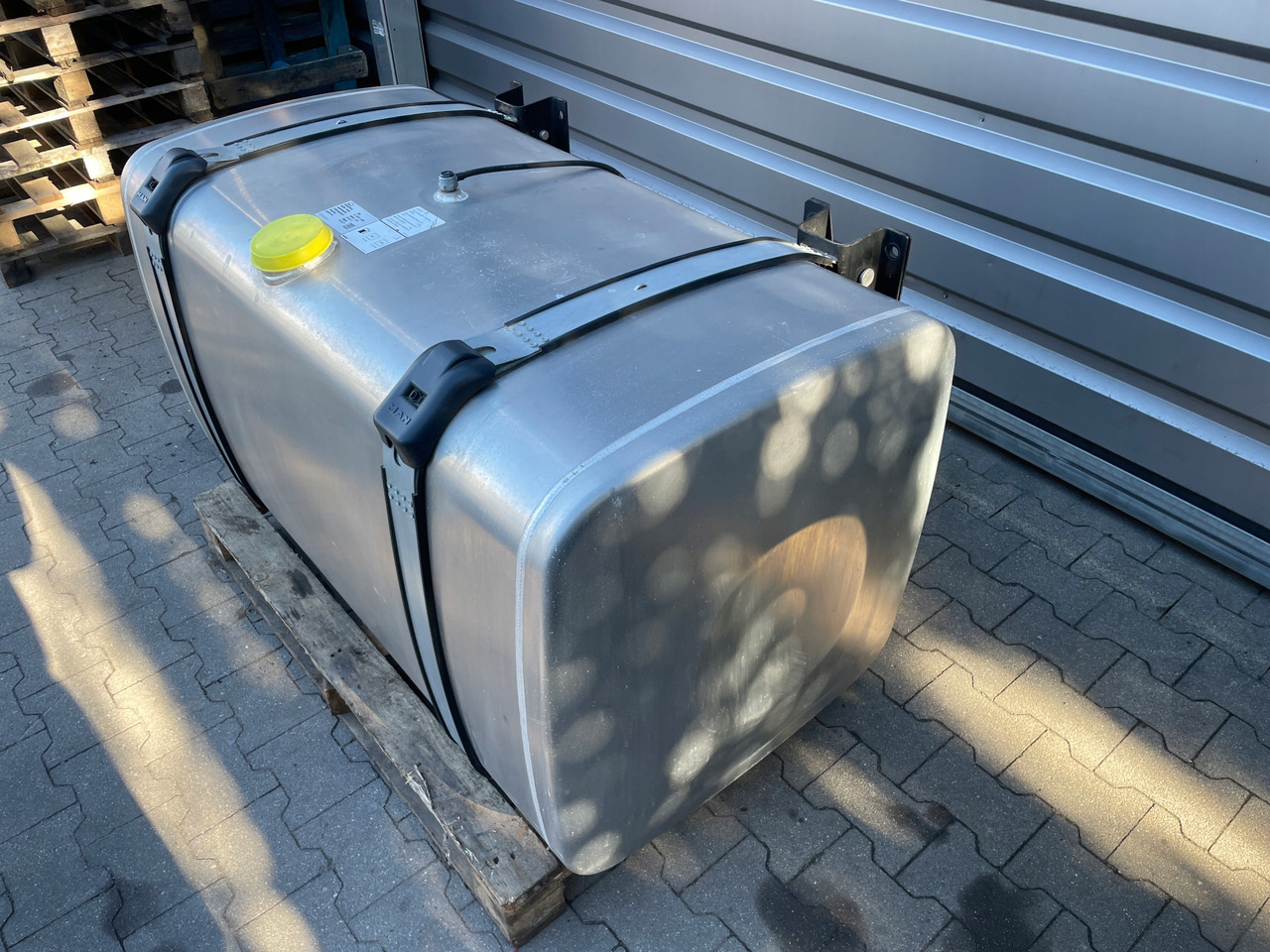 KOMPLETNY ZBIORNIK PALIWA MAN TGX TGS 580 L 81122016936 - Spremnik goriva za Kamion: slika KOMPLETNY ZBIORNIK PALIWA MAN TGX TGS 580 L 81122016936 - Spremnik goriva za Kamion KOMPLETNY ZBIORNIK PALIWA MAN TGX TGS 580 L 81122016936 - Spremnik goriva za Kamion: slika KOMPLETNY ZBIORNIK PALIWA MAN TGX TGS 580 L 81122016936 - Spremnik goriva za Kamion