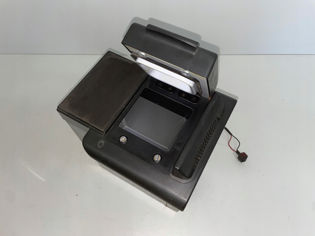 LODÓWKA CHŁODZIARKA RENAULT MAGNUM DXI 24V 6L 60W 5010309920 - Kabina i unutrašnjost za Kamion: slika LODÓWKA CHŁODZIARKA RENAULT MAGNUM DXI 24V 6L 60W 5010309920 - Kabina i unutrašnjost za Kamion LODÓWKA CHŁODZIARKA RENAULT MAGNUM DXI 24V 6L 60W 5010309920 - Kabina i unutrašnjost za Kamion: slika LODÓWKA CHŁODZIARKA RENAULT MAGNUM DXI 24V 6L 60W 5010309920 - Kabina i unutrašnjost za Kamion