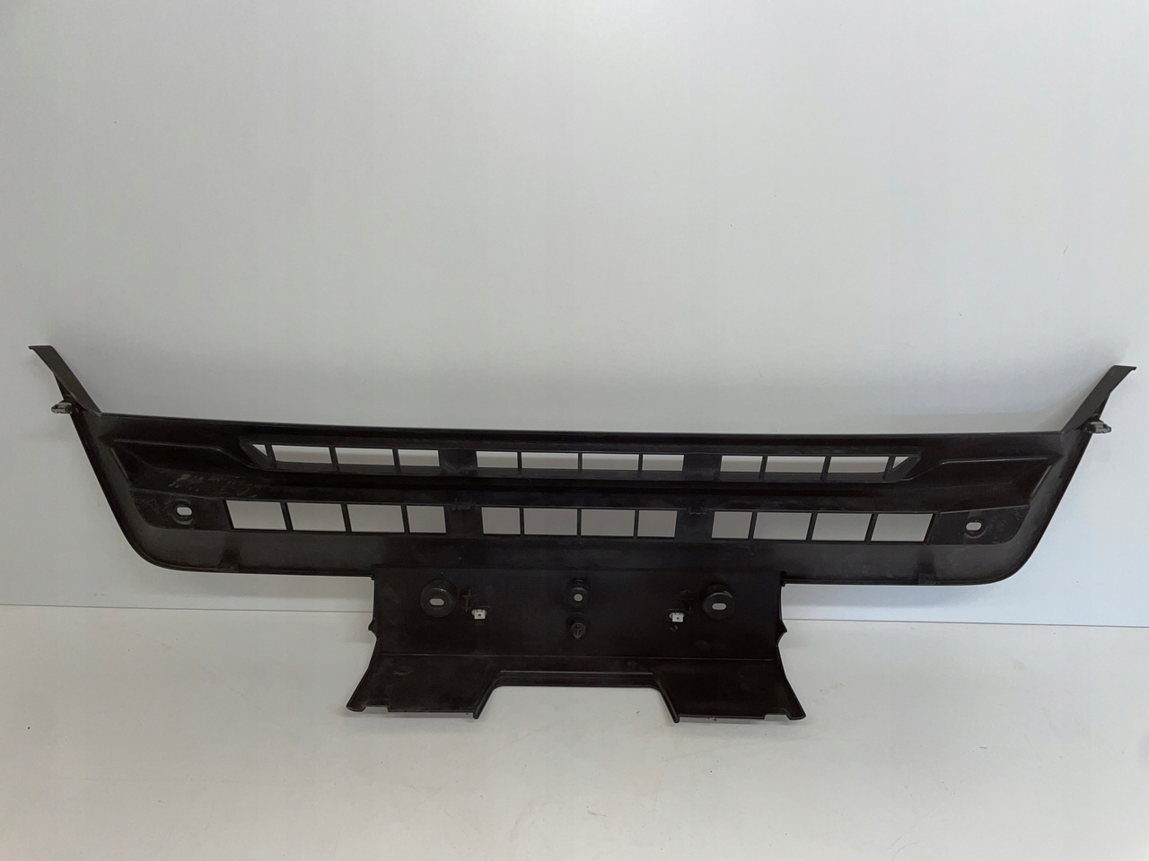 ŚRODKOWY GRILL CHROM ZDERZAKA MAN TGS TG3 TGS 3 ATRAPA 81416146086 - Prag: slika ŚRODKOWY GRILL CHROM ZDERZAKA MAN TGS TG3 TGS 3 ATRAPA 81416146086 - Prag ŚRODKOWY GRILL CHROM ZDERZAKA MAN TGS TG3 TGS 3 ATRAPA 81416146086 - Prag: slika ŚRODKOWY GRILL CHROM ZDERZAKA MAN TGS TG3 TGS 3 ATRAPA 81416146086 - Prag