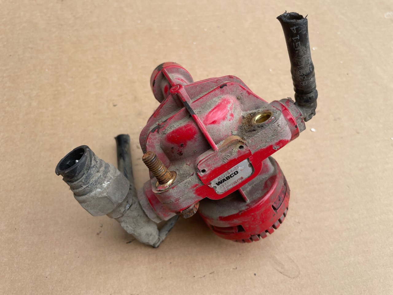 ZAWÓR HAMULCA RĘCZNEGO WABCO MAN TGX TGA TGS 81521166075 - Kočioni ventil za Kamion: slika ZAWÓR HAMULCA RĘCZNEGO WABCO MAN TGX TGA TGS 81521166075 - Kočioni ventil za Kamion ZAWÓR HAMULCA RĘCZNEGO WABCO MAN TGX TGA TGS 81521166075 - Kočioni ventil za Kamion: slika ZAWÓR HAMULCA RĘCZNEGO WABCO MAN TGX TGA TGS 81521166075 - Kočioni ventil za Kamion