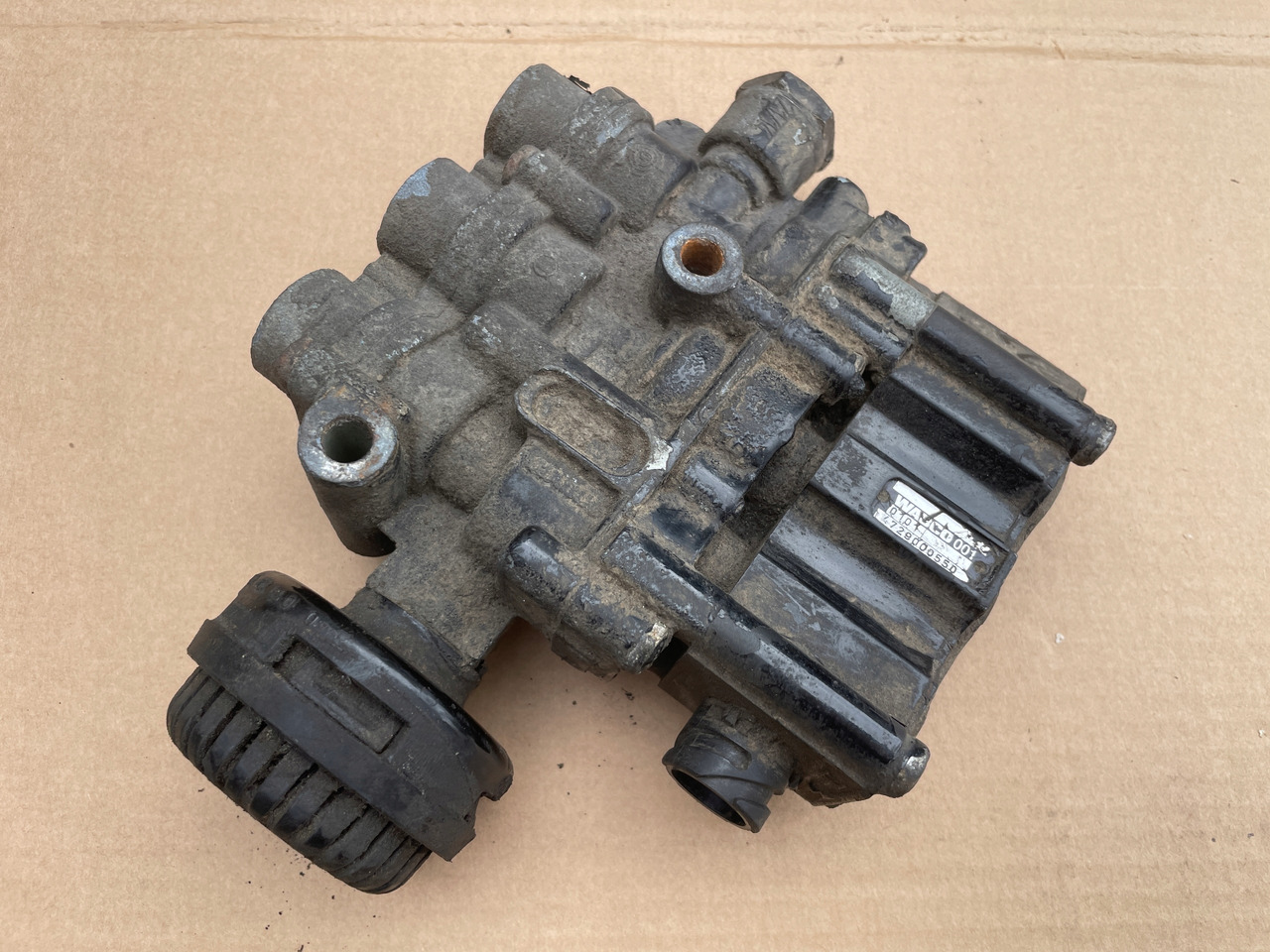 ZAWÓR PODUSZEK ECAS MAN TGA TGX TGS 4729000550 - Zračni ovjes za Kamion: slika ZAWÓR PODUSZEK ECAS MAN TGA TGX TGS 4729000550 - Zračni ovjes za Kamion ZAWÓR PODUSZEK ECAS MAN TGA TGX TGS 4729000550 - Zračni ovjes za Kamion: slika ZAWÓR PODUSZEK ECAS MAN TGA TGX TGS 4729000550 - Zračni ovjes za Kamion