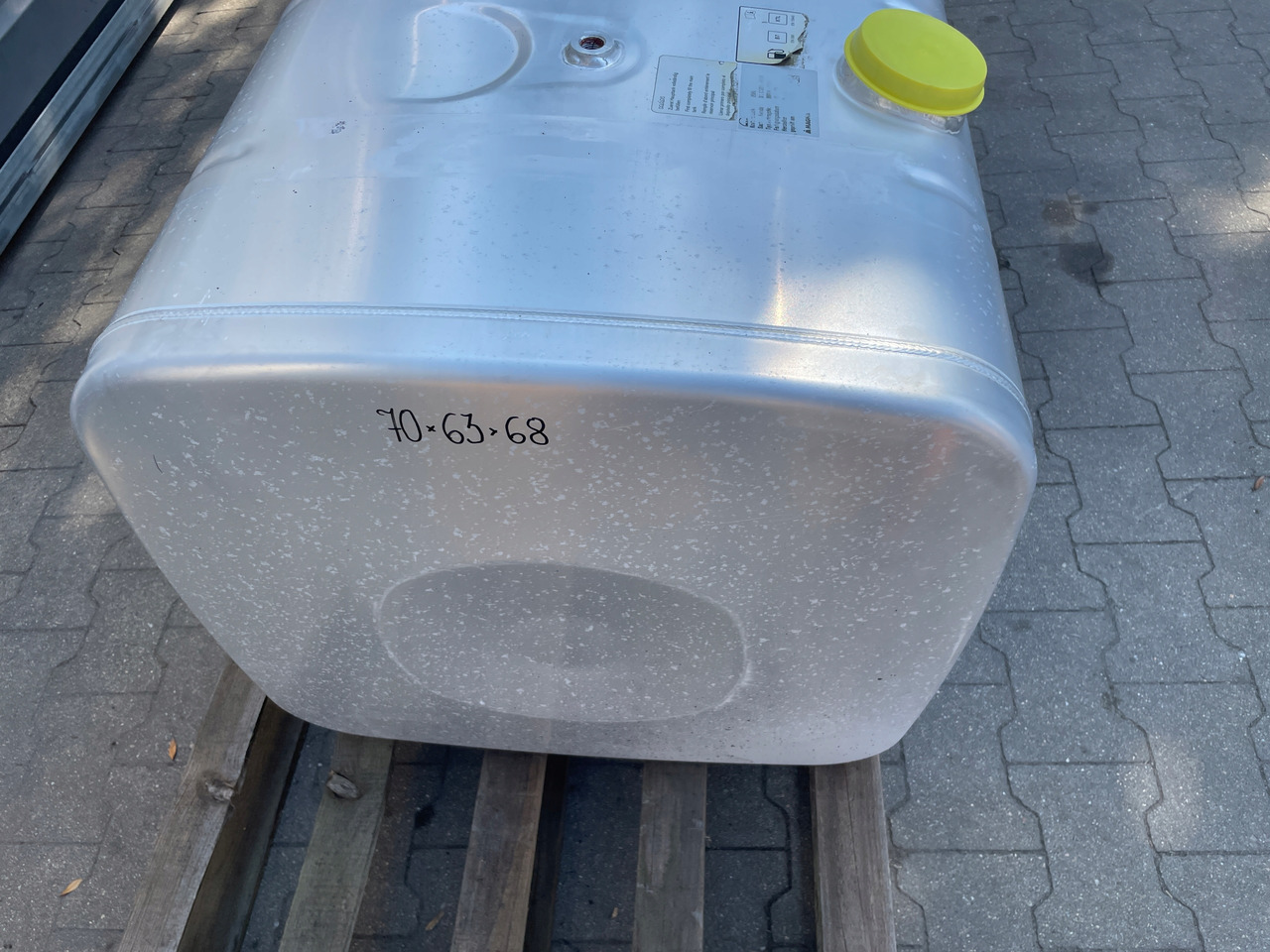 ZBIORNIK PALIWA MAN TGA TGX TGS 250L 81122016898 - Spremnik goriva za Kamion: slika ZBIORNIK PALIWA MAN TGA TGX TGS 250L 81122016898 - Spremnik goriva za Kamion ZBIORNIK PALIWA MAN TGA TGX TGS 250L 81122016898 - Spremnik goriva za Kamion: slika ZBIORNIK PALIWA MAN TGA TGX TGS 250L 81122016898 - Spremnik goriva za Kamion