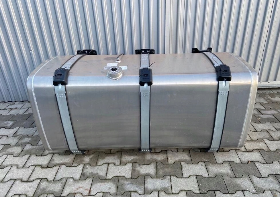 ZBIORNIK PALIWA MAN TGX TGS 710 L 81122016949 - Spremnik goriva za Kamion: slika ZBIORNIK PALIWA MAN TGX TGS 710 L 81122016949 - Spremnik goriva za Kamion ZBIORNIK PALIWA MAN TGX TGS 710 L 81122016949 - Spremnik goriva za Kamion: slika ZBIORNIK PALIWA MAN TGX TGS 710 L 81122016949 - Spremnik goriva za Kamion