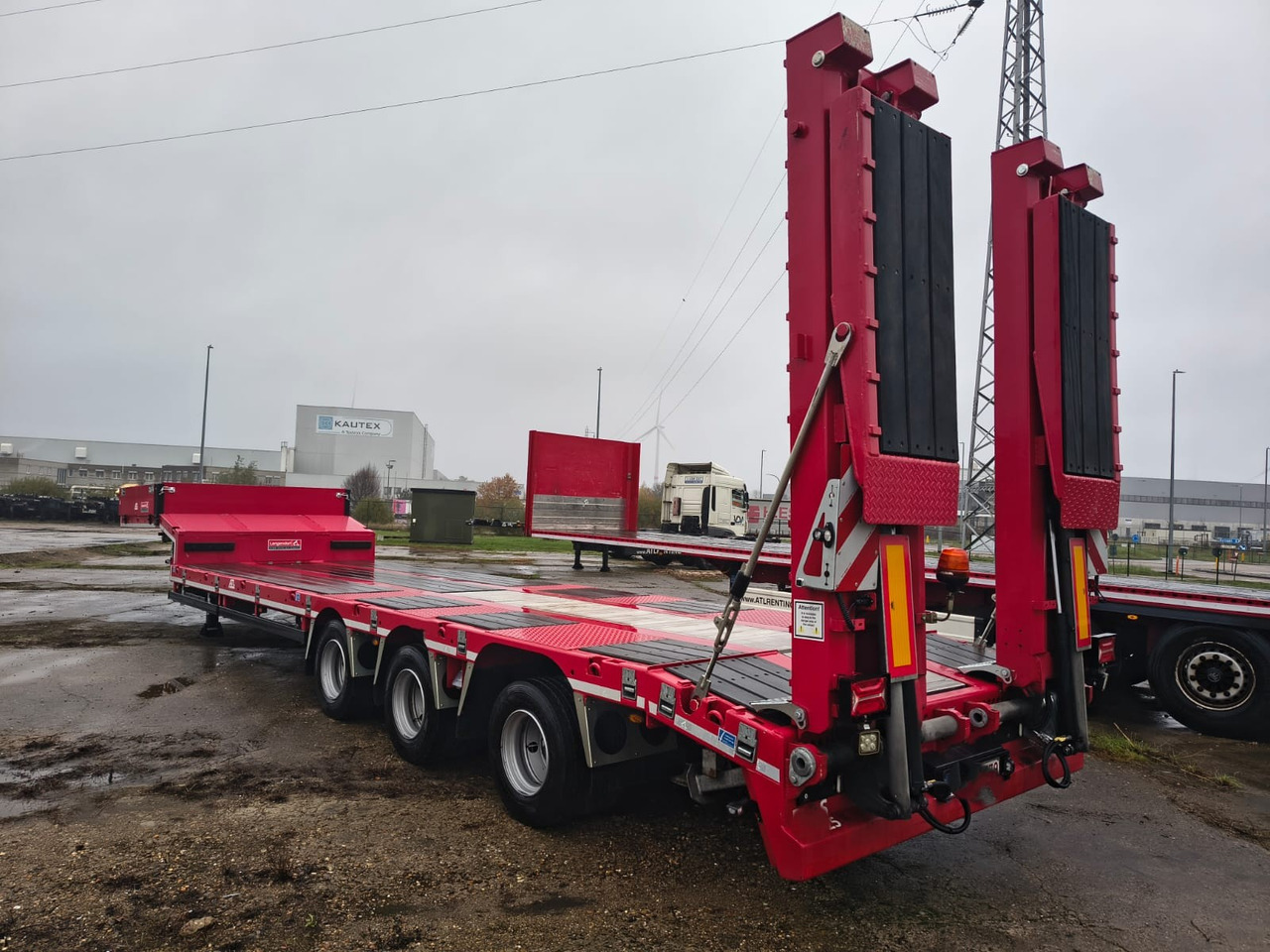 Langendorf SATU-30 - Poluprikolica s niskim utovarivačem: slika Langendorf SATU-30 - Poluprikolica s niskim utovarivačem Langendorf SATU-30 - Poluprikolica s niskim utovarivačem: slika Langendorf SATU-30 - Poluprikolica s niskim utovarivačem