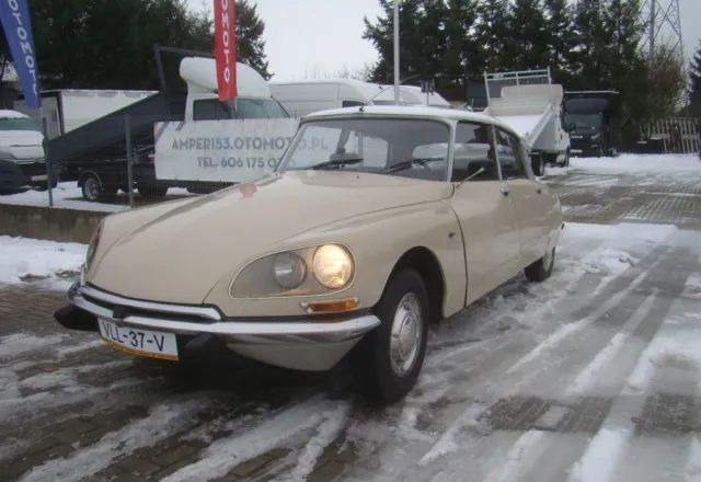Citroën DS - Limuzina: slika Citroën DS - Limuzina Citroën DS - Limuzina: slika Citroën DS - Limuzina