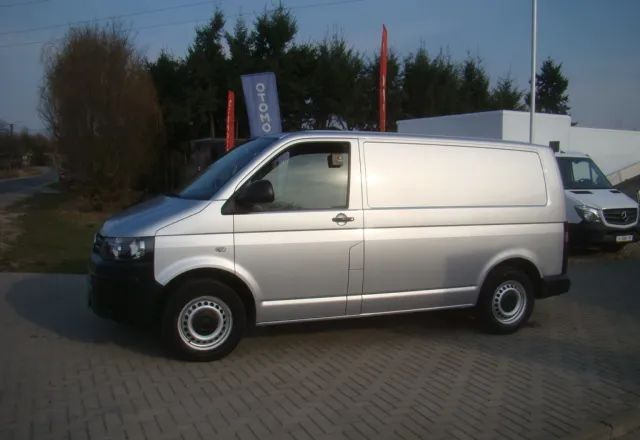 Volkswagen TRANSPORTER T 5 2.0TDI 100%PRZEBIEG - Furgon: slika Volkswagen TRANSPORTER T 5 2.0TDI 100%PRZEBIEG - Furgon Volkswagen TRANSPORTER T 5 2.0TDI 100%PRZEBIEG - Furgon: slika Volkswagen TRANSPORTER T 5 2.0TDI 100%PRZEBIEG - Furgon