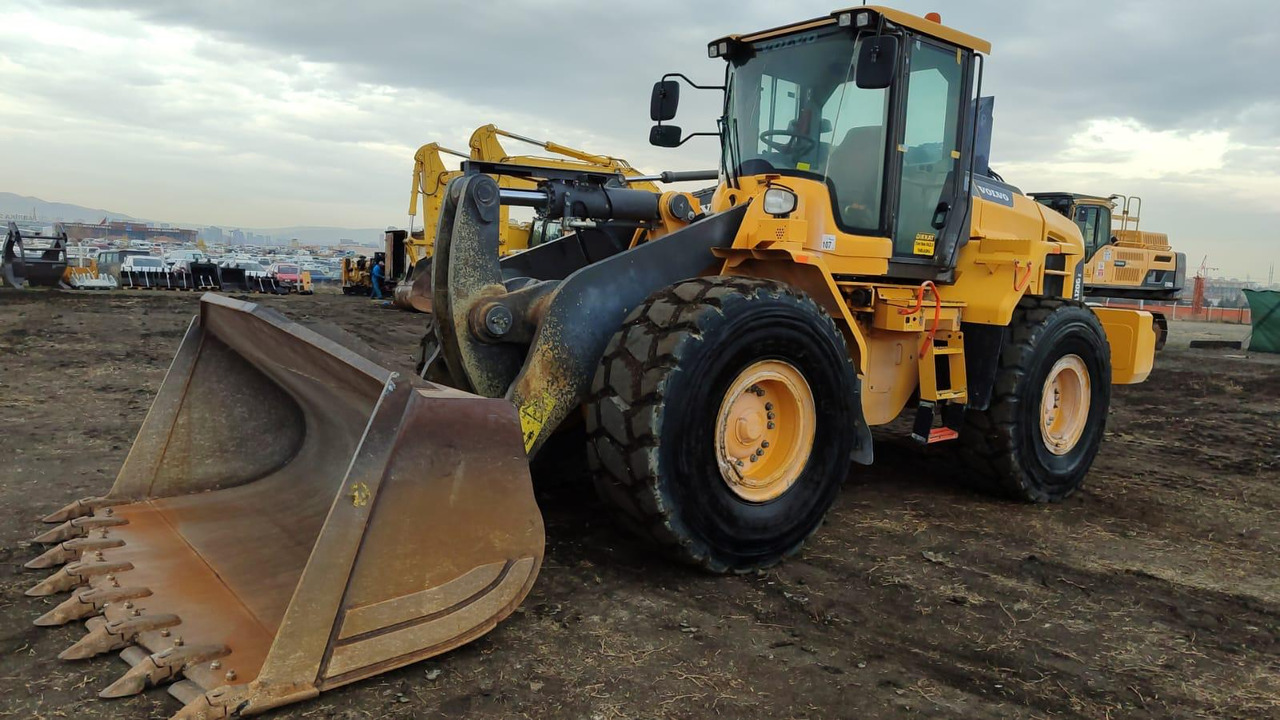 Volvo L120G Z - Utovarivač na kotačima: slika Volvo L120G Z - Utovarivač na kotačima Volvo L120G Z - Utovarivač na kotačima: slika Volvo L120G Z - Utovarivač na kotačima