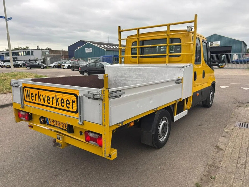 Iveco Daily 35S12 - Dostavno vozilo s ravnom platformom: slika Iveco Daily 35S12 - Dostavno vozilo s ravnom platformom Iveco Daily 35S12 - Dostavno vozilo s ravnom platformom: slika Iveco Daily 35S12 - Dostavno vozilo s ravnom platformom