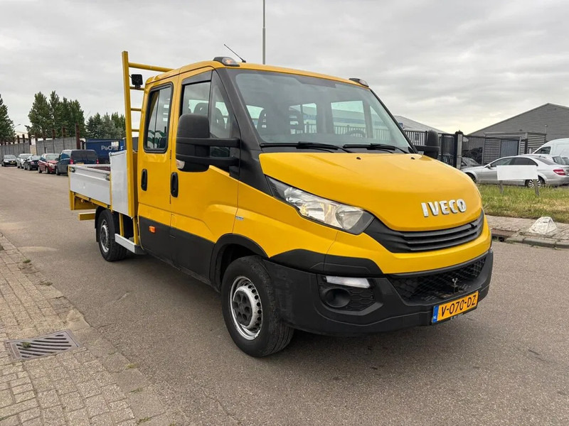 Iveco Daily 35S12 - Dostavno vozilo s ravnom platformom: slika Iveco Daily 35S12 - Dostavno vozilo s ravnom platformom Iveco Daily 35S12 - Dostavno vozilo s ravnom platformom: slika Iveco Daily 35S12 - Dostavno vozilo s ravnom platformom