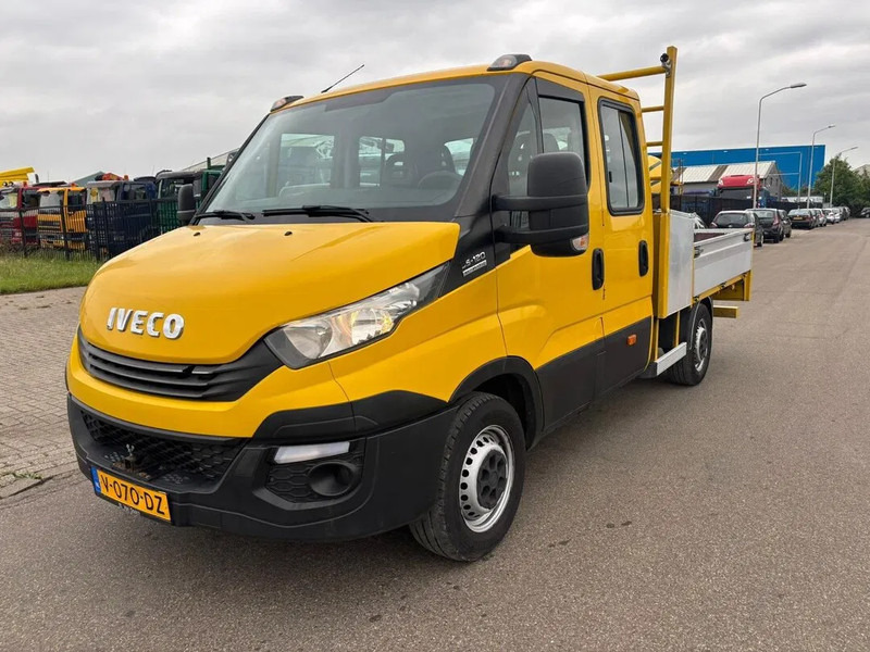 Iveco Daily 35S12 - Dostavno vozilo s ravnom platformom: slika Iveco Daily 35S12 - Dostavno vozilo s ravnom platformom Iveco Daily 35S12 - Dostavno vozilo s ravnom platformom: slika Iveco Daily 35S12 - Dostavno vozilo s ravnom platformom