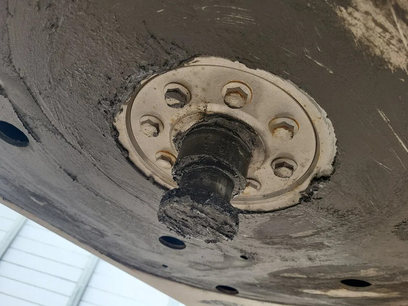 Transporter kontejnera/ Poluprikolica s izmjenjivim sanducima Lecitrailer SR3EC: slika Transporter kontejnera/ Poluprikolica s izmjenjivim sanducima Lecitrailer SR3EC