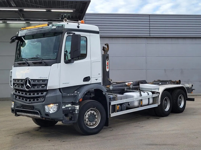 Mercedes-Benz Arocs 3342 Arocs - Kamion s kabelskim sustavom: slika Mercedes-Benz Arocs 3342 Arocs - Kamion s kabelskim sustavom Mercedes-Benz Arocs 3342 Arocs - Kamion s kabelskim sustavom: slika Mercedes-Benz Arocs 3342 Arocs - Kamion s kabelskim sustavom