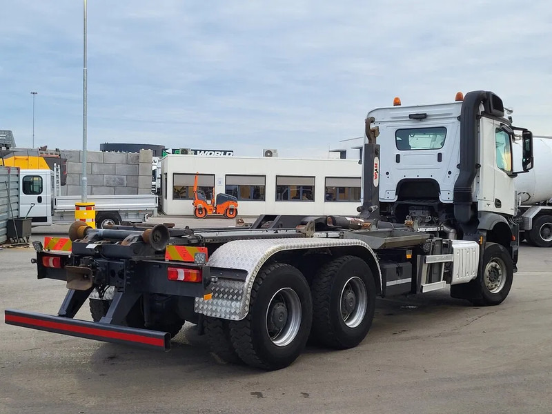 Mercedes-Benz Arocs 3342 Arocs - Kamion s kabelskim sustavom: slika Mercedes-Benz Arocs 3342 Arocs - Kamion s kabelskim sustavom Mercedes-Benz Arocs 3342 Arocs - Kamion s kabelskim sustavom: slika Mercedes-Benz Arocs 3342 Arocs - Kamion s kabelskim sustavom