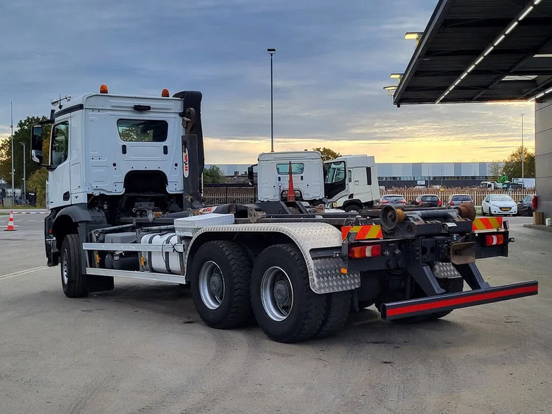 Mercedes-Benz Arocs 3342 Arocs - Kamion s kabelskim sustavom: slika Mercedes-Benz Arocs 3342 Arocs - Kamion s kabelskim sustavom Mercedes-Benz Arocs 3342 Arocs - Kamion s kabelskim sustavom: slika Mercedes-Benz Arocs 3342 Arocs - Kamion s kabelskim sustavom