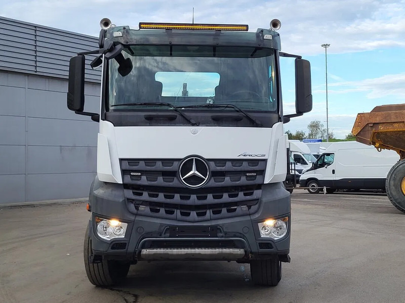 Mercedes-Benz Arocs 3342 Arocs - Kamion s kabelskim sustavom: slika Mercedes-Benz Arocs 3342 Arocs - Kamion s kabelskim sustavom Mercedes-Benz Arocs 3342 Arocs - Kamion s kabelskim sustavom: slika Mercedes-Benz Arocs 3342 Arocs - Kamion s kabelskim sustavom