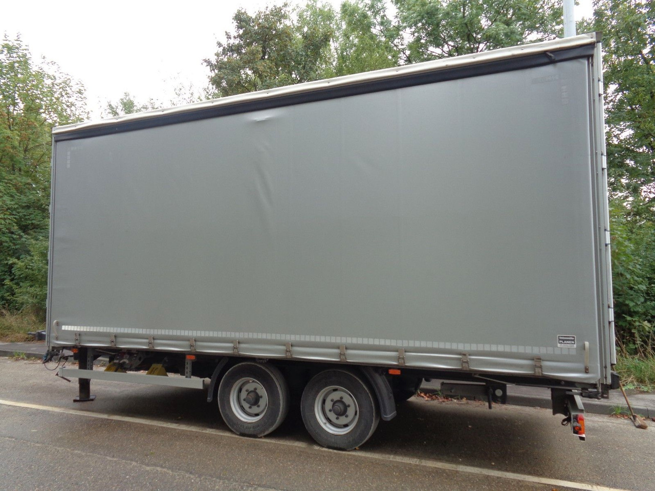 Fliegl TKF118 - Prikolica s ceradom: slika Fliegl TKF118 - Prikolica s ceradom Fliegl TKF118 - Prikolica s ceradom: slika Fliegl TKF118 - Prikolica s ceradom