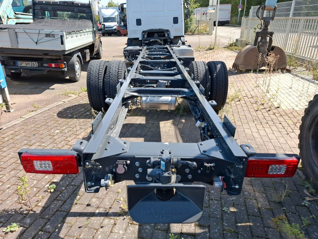 Iveco ML 140-280 FFH, Fahrgestell, Luft, Klima, ... - Kamion-šasija: slika  Iveco ML 140-280 FFH, Fahrgestell, Luft, Klima, ... - Kamion-šasija Iveco ML 140-280 FFH, Fahrgestell, Luft, Klima, ... - Kamion-šasija: slika  Iveco ML 140-280 FFH, Fahrgestell, Luft, Klima, ... - Kamion-šasija