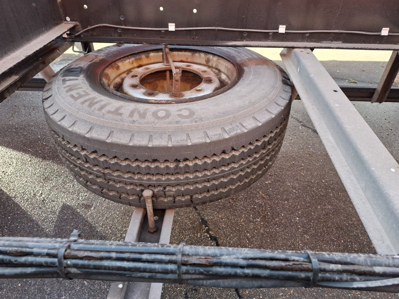 Krone AWE 18P, Ladebordwand BÄR 2,0 to - Transporter kontejnera/ Prikolica s izmjenjivim sanducima: slika Krone AWE 18P, Ladebordwand BÄR 2,0 to - Transporter kontejnera/ Prikolica s izmjenjivim sanducima Krone AWE 18P, Ladebordwand BÄR 2,0 to - Transporter kontejnera/ Prikolica s izmjenjivim sanducima: slika Krone AWE 18P, Ladebordwand BÄR 2,0 to - Transporter kontejnera/ Prikolica s izmjenjivim sanducima
