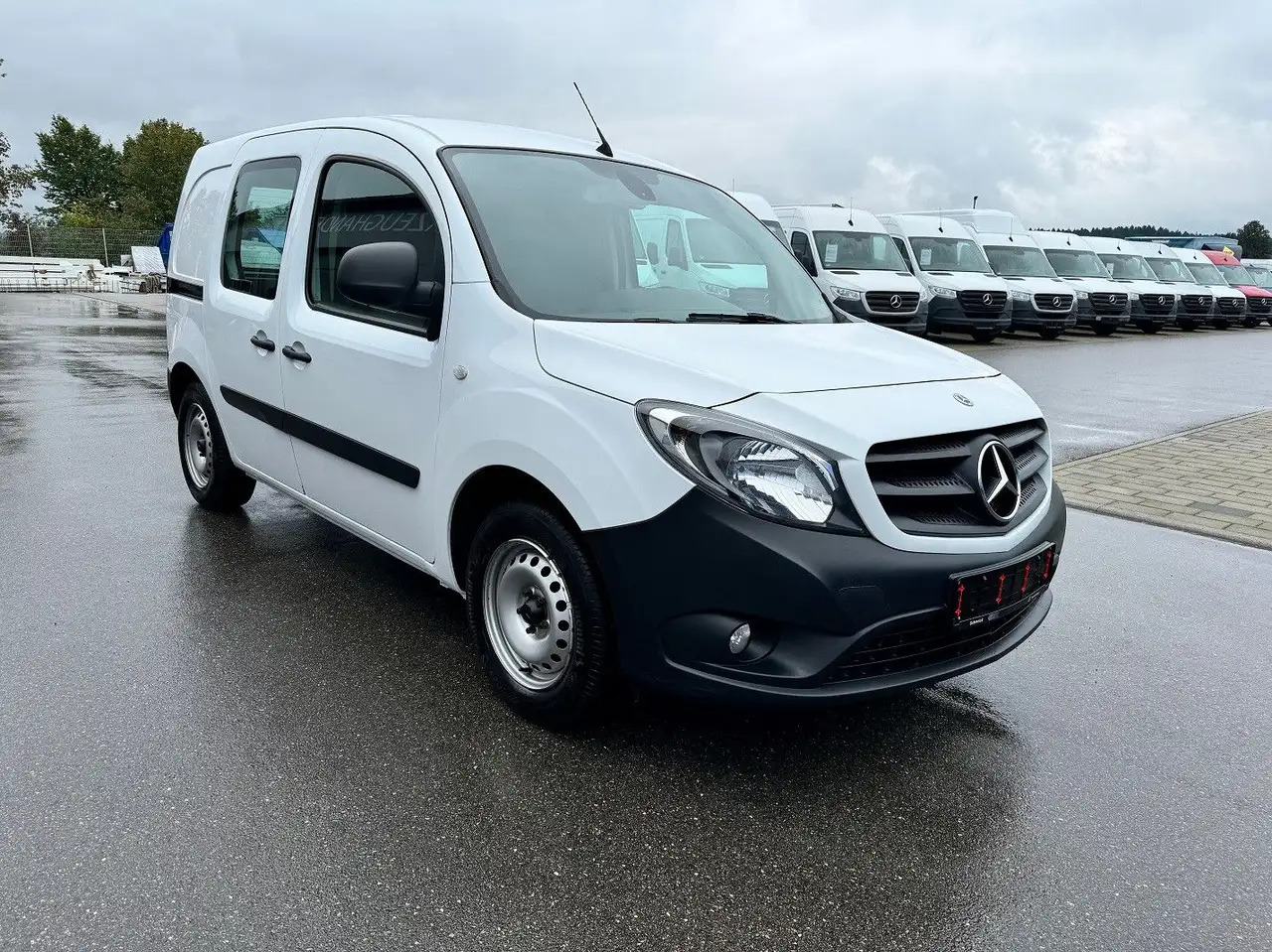 Mercedes-Benz Citan 111 CDI Lang Klima AHK - Furgon: slika Mercedes-Benz Citan 111 CDI Lang Klima AHK - Furgon Mercedes-Benz Citan 111 CDI Lang Klima AHK - Furgon: slika Mercedes-Benz Citan 111 CDI Lang Klima AHK - Furgon