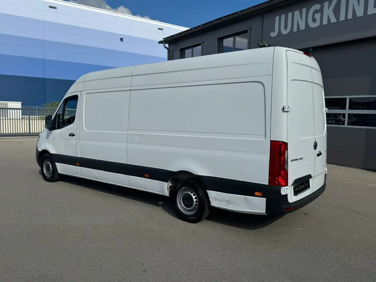 Mercedes-Benz Sprinter 316 CDI Maxi Lang Klima MBUX - Furgon: slika Mercedes-Benz Sprinter 316 CDI Maxi Lang Klima MBUX - Furgon Mercedes-Benz Sprinter 316 CDI Maxi Lang Klima MBUX - Furgon: slika Mercedes-Benz Sprinter 316 CDI Maxi Lang Klima MBUX - Furgon