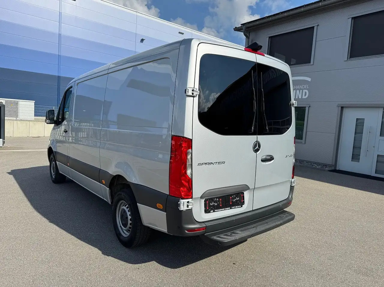 Mercedes-Benz Sprinter 317 CDI Lang Silber MBUX RWD Klima - Furgon: slika Mercedes-Benz Sprinter 317 CDI Lang Silber MBUX RWD Klima - Furgon Mercedes-Benz Sprinter 317 CDI Lang Silber MBUX RWD Klima - Furgon: slika Mercedes-Benz Sprinter 317 CDI Lang Silber MBUX RWD Klima - Furgon