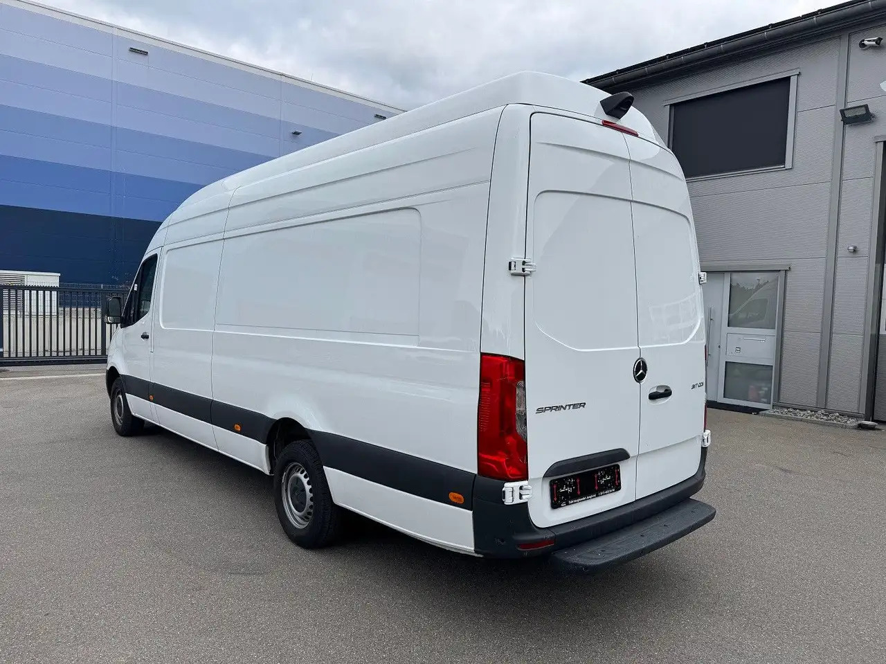 Mercedes-Benz Sprinter 317 CDI Maxi Lang Extralang XXL MBUX - Furgon: slika Mercedes-Benz Sprinter 317 CDI Maxi Lang Extralang XXL MBUX - Furgon Mercedes-Benz Sprinter 317 CDI Maxi Lang Extralang XXL MBUX - Furgon: slika Mercedes-Benz Sprinter 317 CDI Maxi Lang Extralang XXL MBUX - Furgon