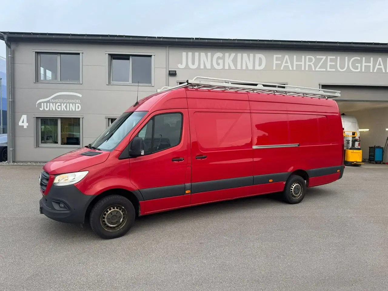 Mercedes-Benz Sprinter 317 CDI Maxi Lang XXL Extralang MBUX - Furgon: slika Mercedes-Benz Sprinter 317 CDI Maxi Lang XXL Extralang MBUX - Furgon Mercedes-Benz Sprinter 317 CDI Maxi Lang XXL Extralang MBUX - Furgon: slika Mercedes-Benz Sprinter 317 CDI Maxi Lang XXL Extralang MBUX - Furgon