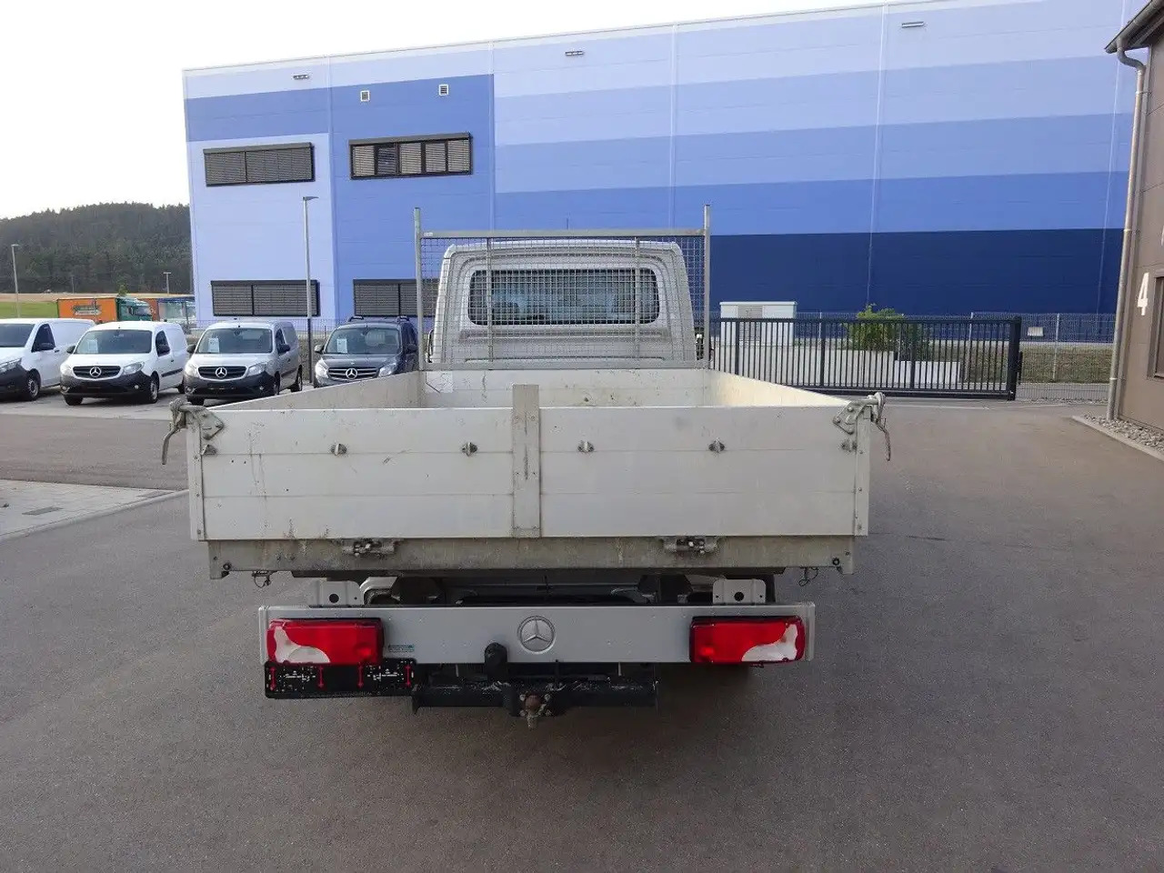 Mercedes-Benz Sprinter 319 CDI DoKa Maxi Kipper AHK 2,8t - Dostavno vozilo s ravnom platformom, Dostavno vozilo s dvostrukom kabinom: slika Mercedes-Benz Sprinter 319 CDI DoKa Maxi Kipper AHK 2,8t - Dostavno vozilo s ravnom platformom, Dostavno vozilo s dvostrukom kabinom Mercedes-Benz Sprinter 319 CDI DoKa Maxi Kipper AHK 2,8t - Dostavno vozilo s ravnom platformom, Dostavno vozilo s dvostrukom kabinom: slika Mercedes-Benz Sprinter 319 CDI DoKa Maxi Kipper AHK 2,8t - Dostavno vozilo s ravnom platformom, Dostavno vozilo s dvostrukom kabinom