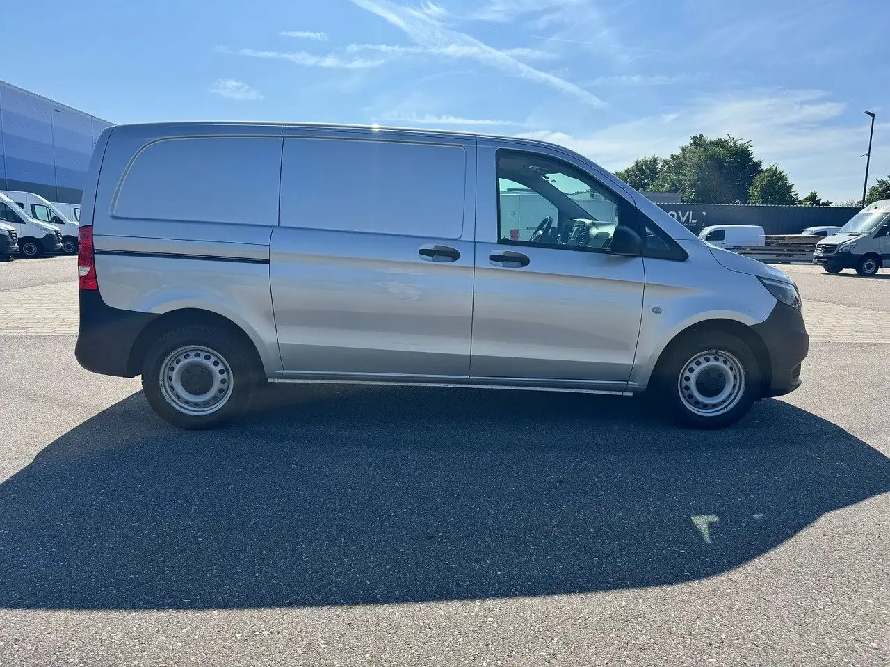 Mercedes-Benz Vito 114 CDI Kompakt Silber Bott - Furgon: slika Mercedes-Benz Vito 114 CDI Kompakt Silber Bott - Furgon Mercedes-Benz Vito 114 CDI Kompakt Silber Bott - Furgon: slika Mercedes-Benz Vito 114 CDI Kompakt Silber Bott - Furgon