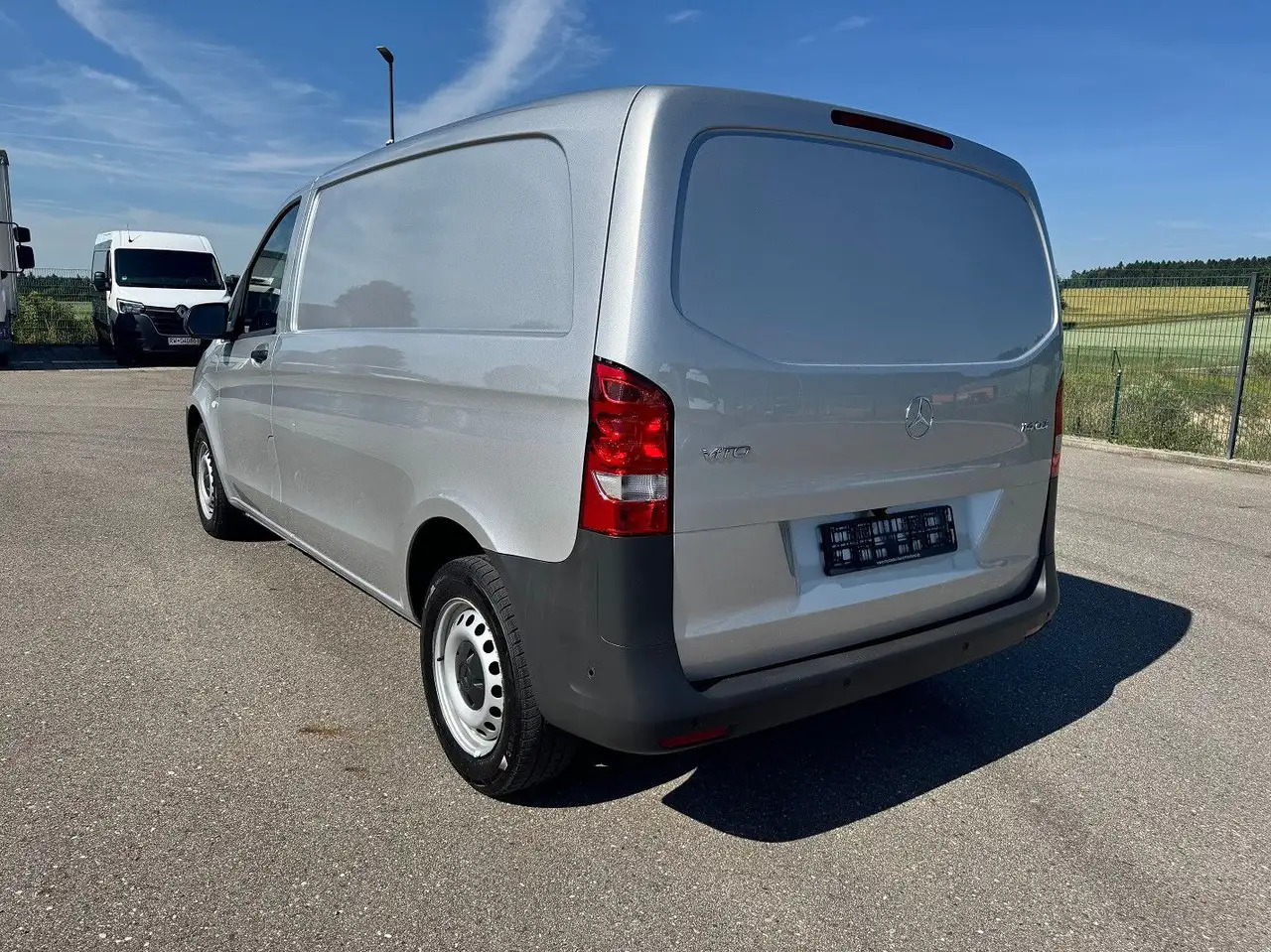 Mercedes-Benz Vito 114 CDI Kompakt Silber Bott - Furgon: slika Mercedes-Benz Vito 114 CDI Kompakt Silber Bott - Furgon Mercedes-Benz Vito 114 CDI Kompakt Silber Bott - Furgon: slika Mercedes-Benz Vito 114 CDI Kompakt Silber Bott - Furgon