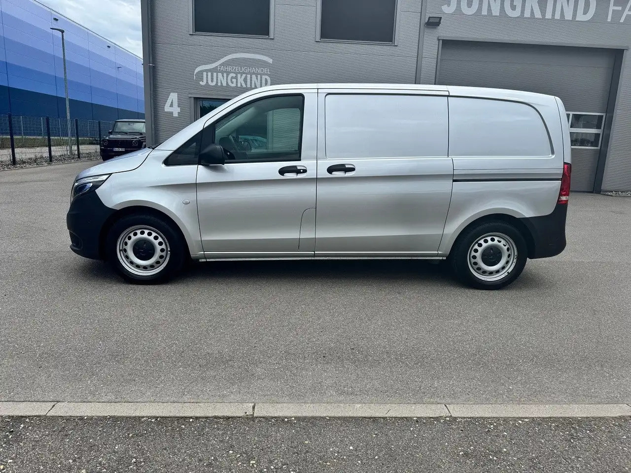 Mercedes-Benz Vito 114 CDI Kompakt Silber Klima Bott - Furgon: slika Mercedes-Benz Vito 114 CDI Kompakt Silber Klima Bott - Furgon Mercedes-Benz Vito 114 CDI Kompakt Silber Klima Bott - Furgon: slika Mercedes-Benz Vito 114 CDI Kompakt Silber Klima Bott - Furgon