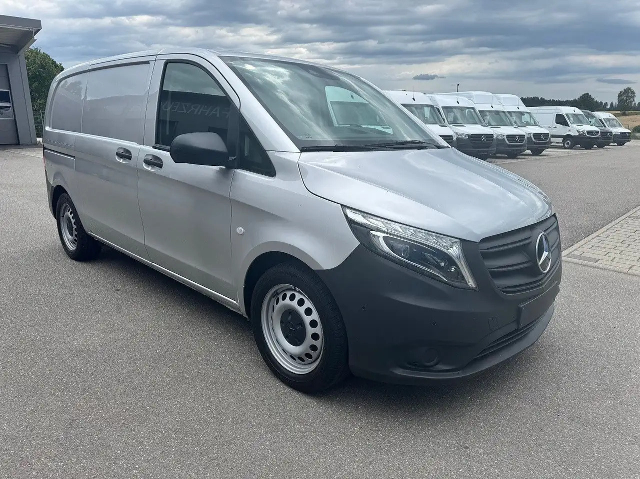 Mercedes-Benz Vito 114 CDI Kompakt Silber Klima Bott - Furgon: slika Mercedes-Benz Vito 114 CDI Kompakt Silber Klima Bott - Furgon Mercedes-Benz Vito 114 CDI Kompakt Silber Klima Bott - Furgon: slika Mercedes-Benz Vito 114 CDI Kompakt Silber Klima Bott - Furgon