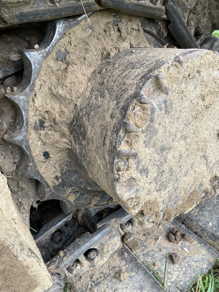 Zakup Komatsu PC210LC-8 Komatsu PC210LC-8: slika Zakup Komatsu PC210LC-8 Komatsu PC210LC-8